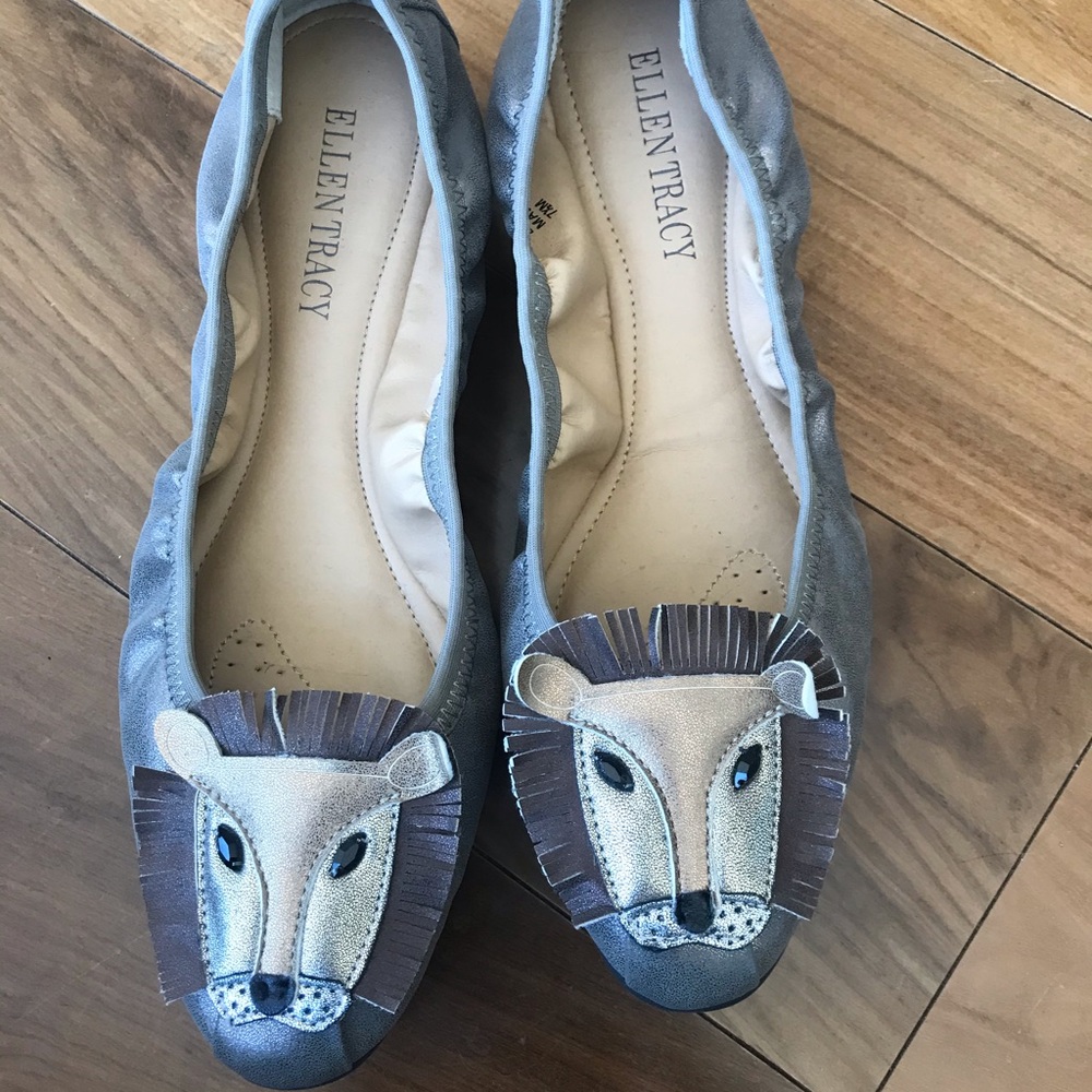 Cute Ellen Tracy ballet flats